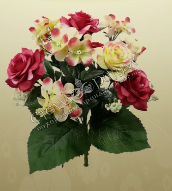 Композиция "Розы с клевером" (45 см) оптом в магазине ритуальных товаров